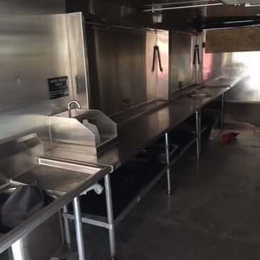 2015 White Haulmark Trailer for Sale Like new