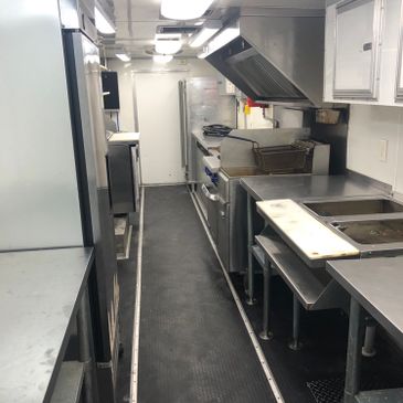 THE HIDEOUT LOADED HUGE KITCHEN