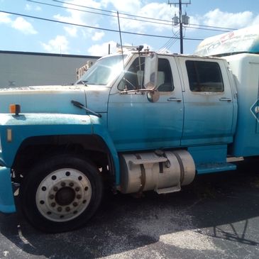 DOMINOS Mobile Pizza Truck and trailer