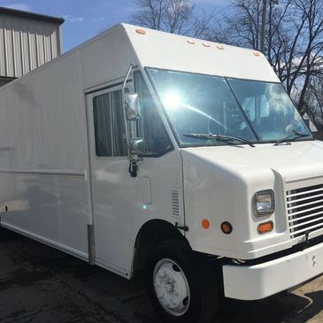 Unwrapped 2007 Freightliner MT45 Food Truck