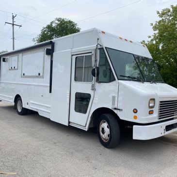 Freightliner MT45 Stepvan Food Truck with 26' Kitchen