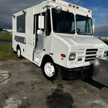 2005 Food Truck with Newly Renovated Interior