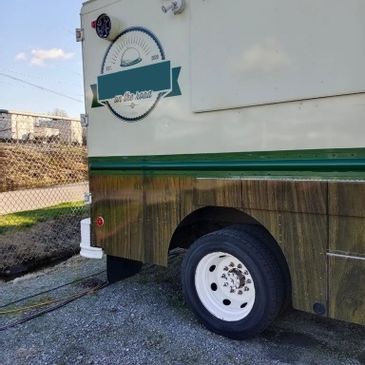 Excellent 9.8-Meter Food Truck for Sale