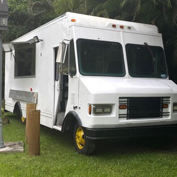 18-foot Chevrolet P30 Food Truck For Sale