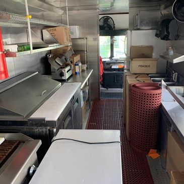 WELL EQUIPPED FOOD TRUCK