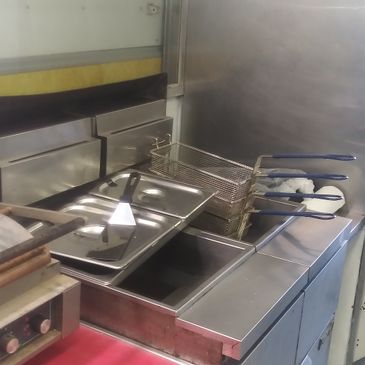 1994 Shantz Retractable Wheel Food Trailer