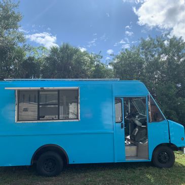 ICE CREAM      SNO CONES 