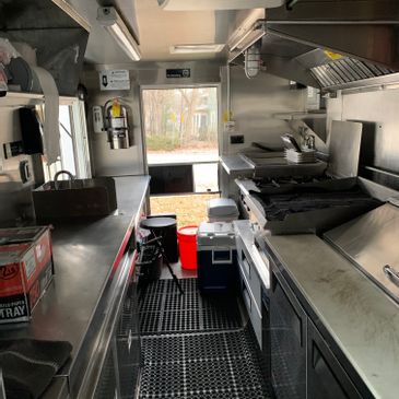 Fully Equipped 25ft Food Truck