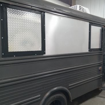 Newly Built 17-Foot Food Truck
