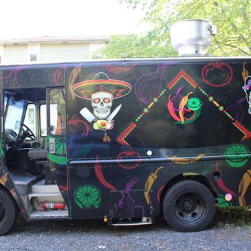Skulls & Salsa Food Truck