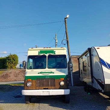 Excellent 9.8-Meter Food Truck for Sale