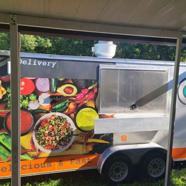 Delicious and Fast Food Trailer
