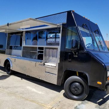 2000 Freightliner MT45 Food Truck