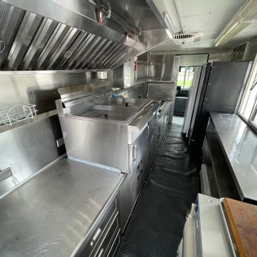 FOOD TRUCK **BEAUTIFUL** PRICED TO SELL!