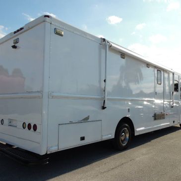 Freightliner MT55 STEP VAN Box