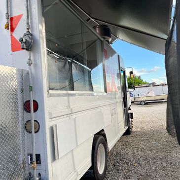 Recently Converted Diesel Freightliner MT45 Food Truck