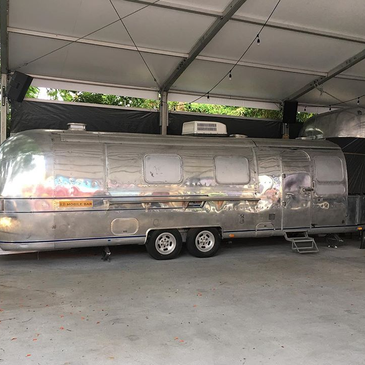 1976 Sovereign Airstream Vintage Bar Concession International Land Yacht GET TANKED IN THE TANK