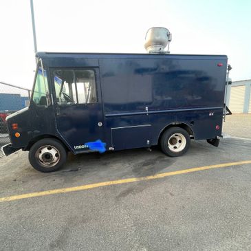 18-Foot Mobile Food Truck for Sale