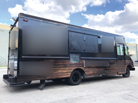 18 ft Box, Wide Body, Fully Loaded Food Truck - Workhorse / P42 / 2005 ...