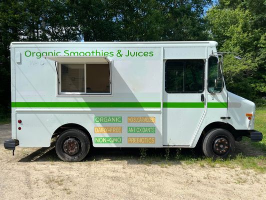 21-smoothie-juice-and-coffee-truck-2004-mt45-freightliner-31k