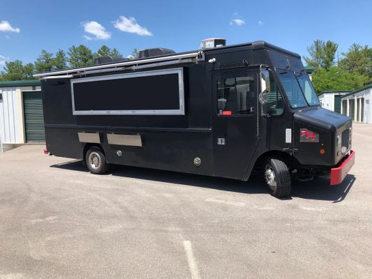 25' Food Truck Ready for Sale - Ford / F59 / 2019 - For Sale - Roaming ...